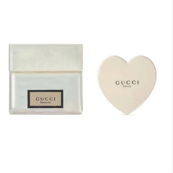GUCCI Beauty White Heart Shape Mirror with Pouch NEW! - Picture 1 of 11